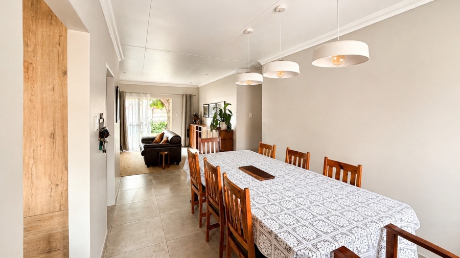 3 Bedroom Property for Sale in Kannoniers Park North West